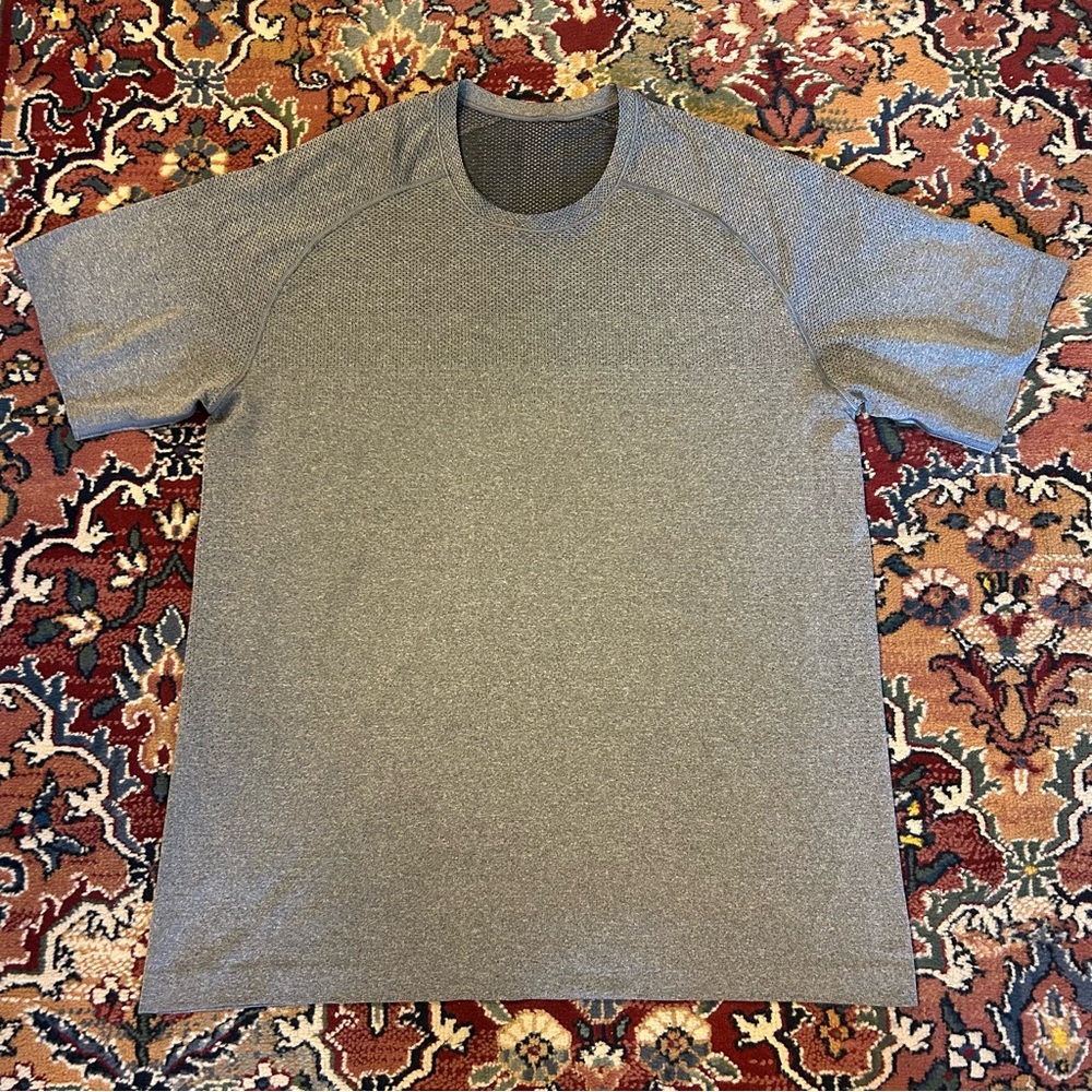 Lululemon Men’s Metal Vent Tech SS Shirt Large heathered grey L gray